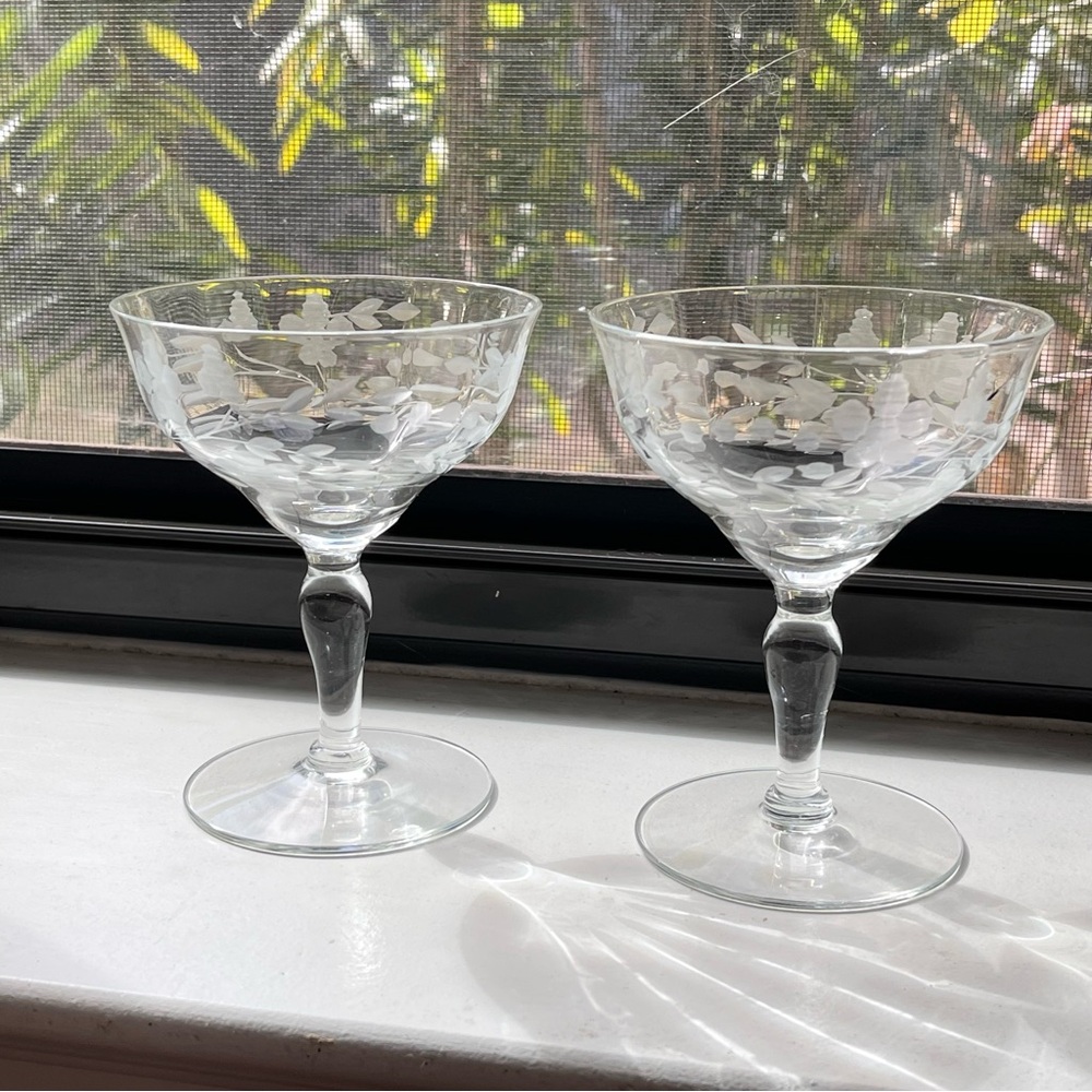 Floral Leaf Etched Champagne Sherbet Stemmed Glasses Clear 2 Set Formal Elegant